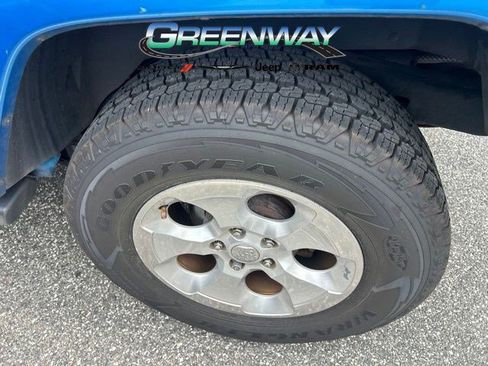 Used 2015 Jeep Wrangler Unlimited Sahara AWD/4WD image 3