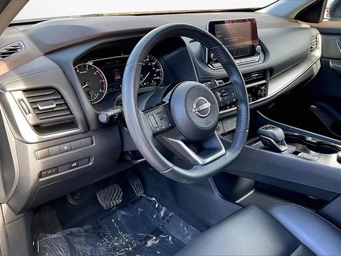 Certified 2023 Nissan Rogue SV w/ SV Premium Package image 17