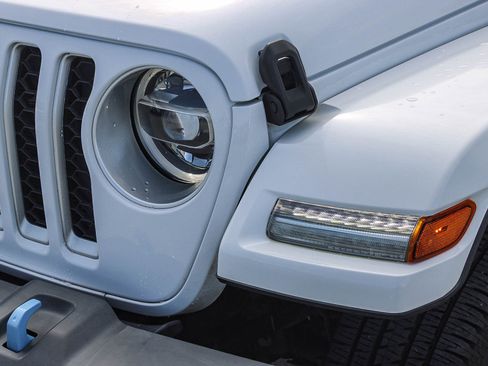 Used 2022 Jeep Wrangler Unlimited Sahara image 5