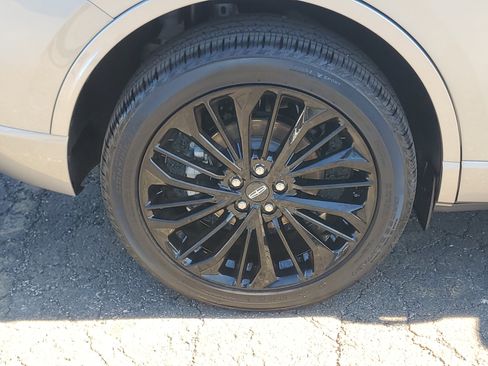 Used 2023 Lincoln Corsair Reserve w/ Equipment Group 201A image 7