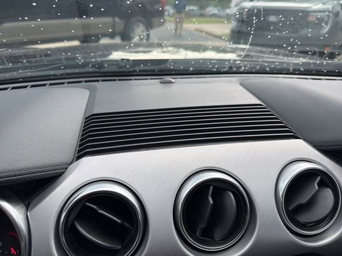 Used 2020 Ford Mustang Premium RWD image 23