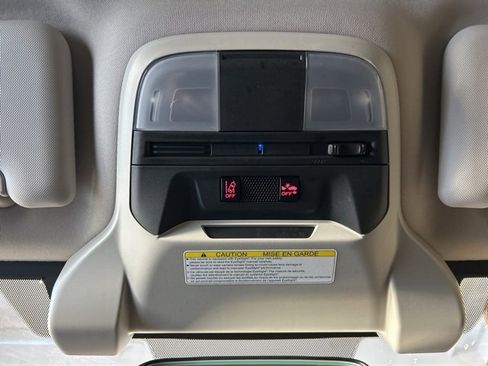 Used 2023 Subaru Crosstrek 2.0i image 17