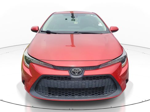 Used 2020 Toyota Corolla LE FWD image 2