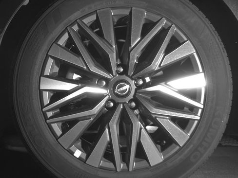 Used 2025 Nissan Altima 2.5 SV image 12