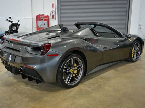 Used 2018 Ferrari 488 Spider image 7