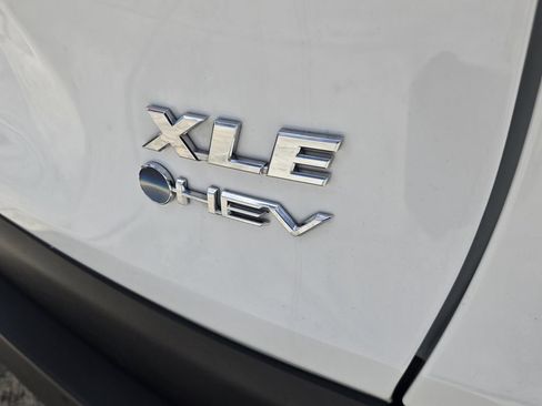 Used 2025 Toyota RAV4 XLE AWD/4WD image 14