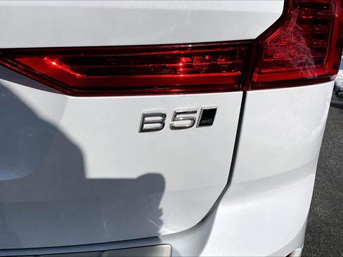 Used 2023 Volvo XC60 B5 Plus w/ Climate Package image 10