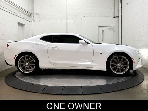 Used 2018 Chevrolet Camaro SS RWD image 11