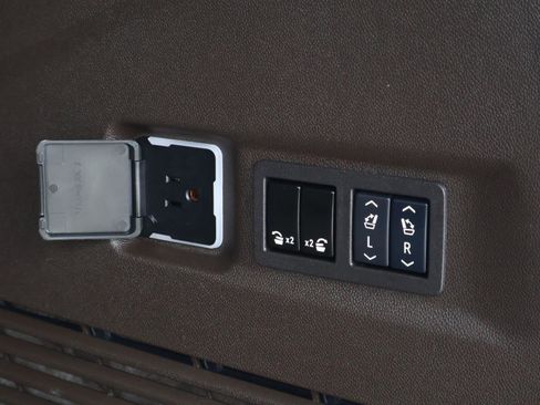 Used 2024 GMC Yukon XL Denali w/ Max Trailering Package image 28