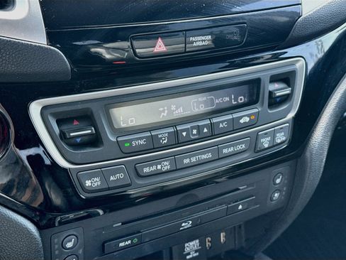 Used 2017 Honda Pilot Elite image 17