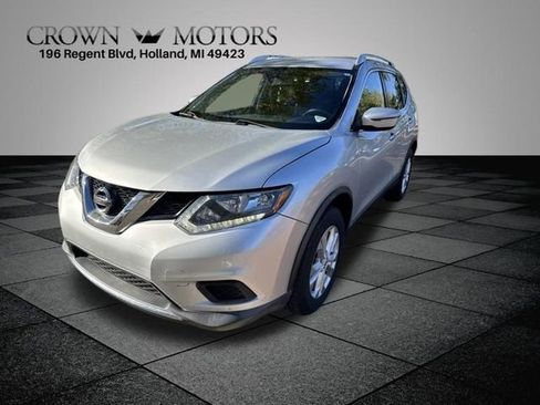 Used 2016 Nissan Rogue SV AWD/4WD image 3