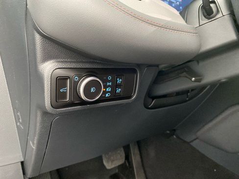 New 2025 Ford Explorer Active image 19