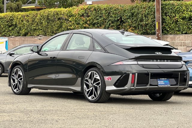 Used 2023 Hyundai Ioniq 6 SEL RWD image 8