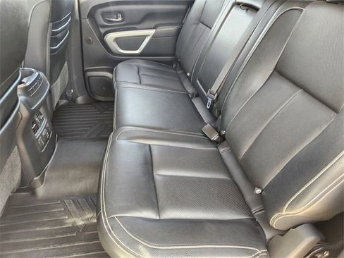 Used 2018 Nissan Titan PRO-4X w/ Pro-4x Convenience Package image 13