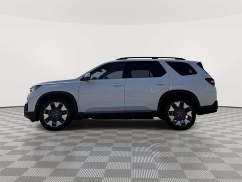 Used 2026 Honda Pilot Elite image 3