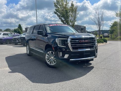 Used 2023 GMC Yukon XL SLT w/ SLT Premium Package AWD/4WD image 2