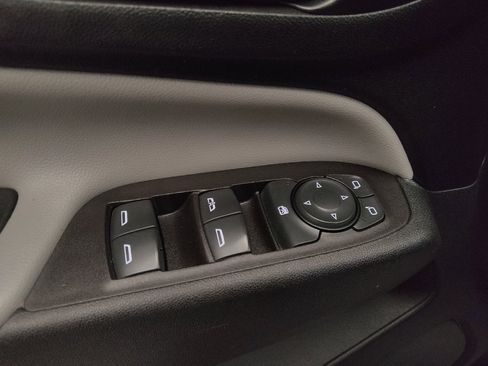 Used 2021 Chevrolet Equinox LT FWD image 27