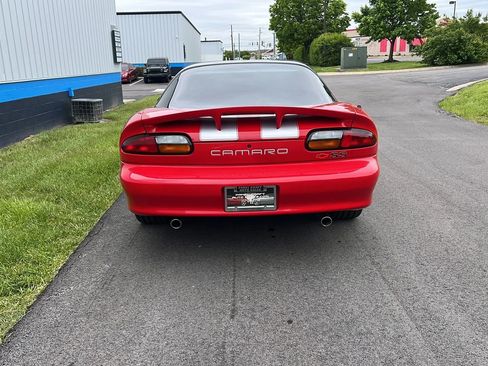 Used 2002 Chevrolet Camaro Z28 w/ SS Performance/Appearance Pkg RWD image 6