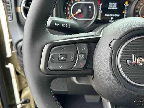 Certified 2025 Jeep Gladiator Sport w/ Premium Package AWD/4WD image 30
