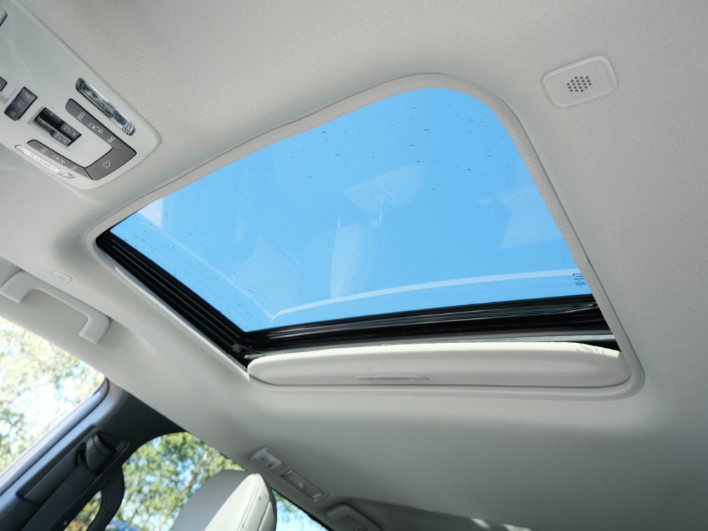 Certified 2026 Toyota Sienna XLE FWD image 30