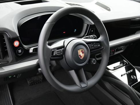 New 2026 Porsche Cayenne AWD/4WD image 17