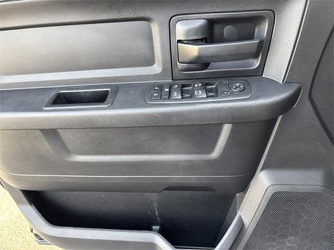 Used 2018 RAM 2500 Tradesman w/ Chrome Appearance Group image 35