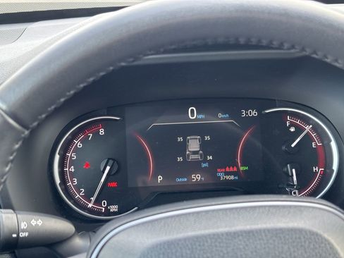 Used 2024 Toyota RAV4 Adventure image 17