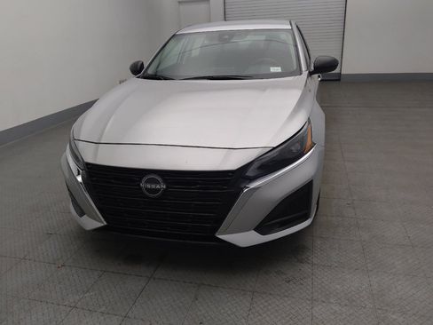 Used 2024 Nissan Altima 2.5 SV image 15