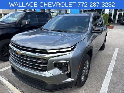 Used 2025 Chevrolet Traverse LT w/ Driver Confidence Package