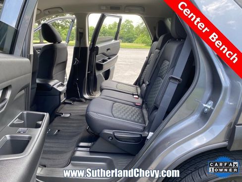 Used 2024 Nissan Pathfinder SV image 34