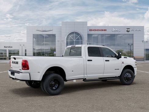 New 2026 RAM 3500 Big Horn AWD/4WD image 4