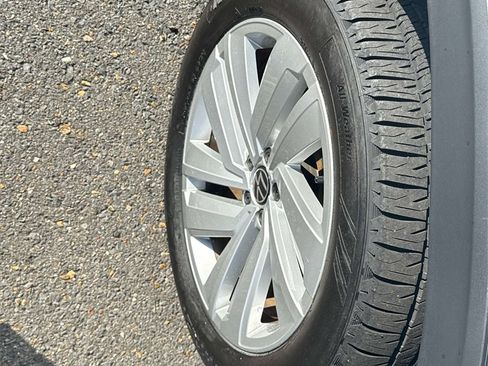 Used 2023 Volkswagen Atlas Cross Sport SE image 6