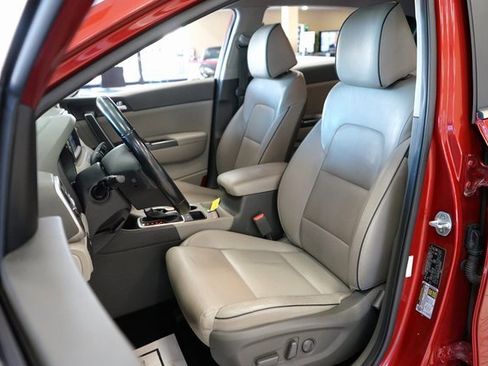 Used 2017 Kia Sportage EX image 2