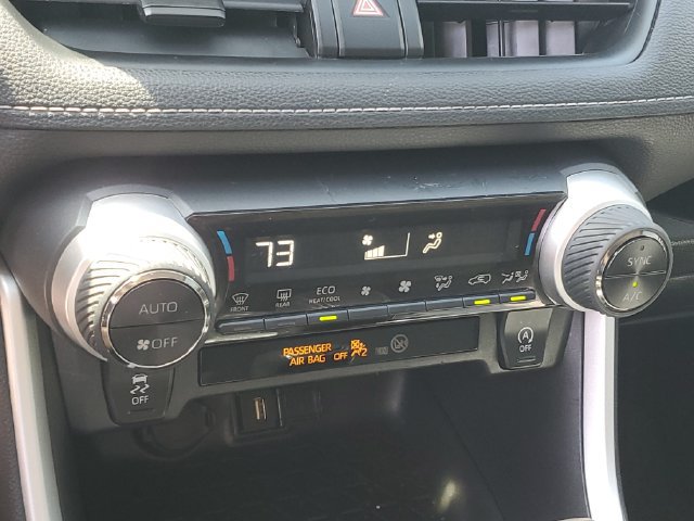 Used 2020 Toyota RAV4 XLE AWD/4WD image 30