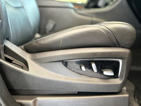 Used 2017 Cadillac Escalade Luxury AWD/4WD image 60