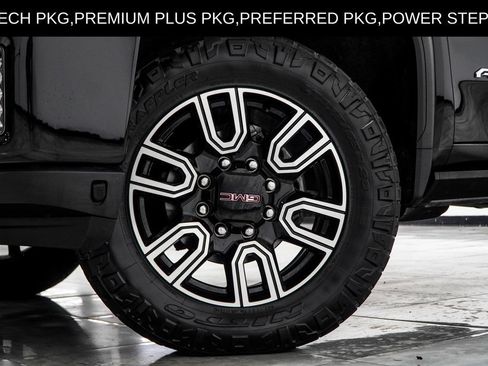 Used 2023 GMC Sierra 2500 AT4 w/ AT4 Premium Plus Package AWD/4WD image 3