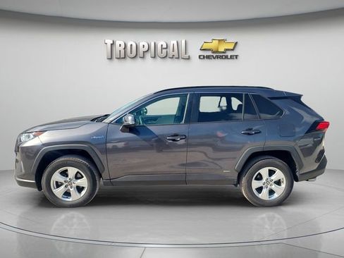 Used 2021 Toyota RAV4 XLE w/ Convenience Package image 2