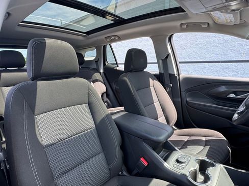 Used 2024 GMC Terrain SLE w/ Driver Convenience Package FWD image 31