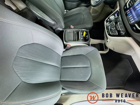 Used 2019 Chrysler Pacifica Touring Plus FWD image 36