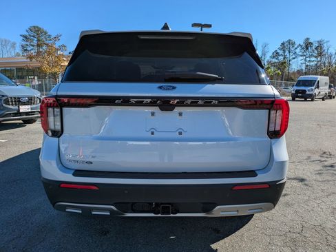 New 2026 Ford Explorer Active w/ Active Comfort Package image 5
