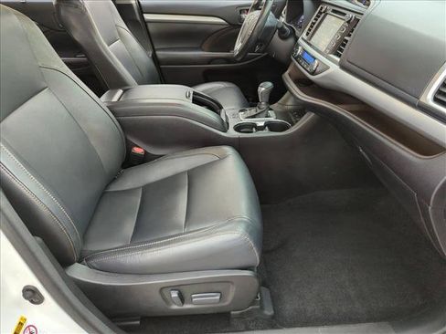 Certified 2017 Toyota Highlander XLE AWD/4WD image 22