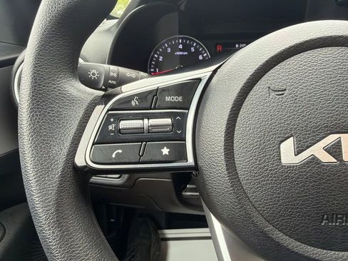 Certified 2023 Kia Forte LXS w/ LXS Technology Package FWD image 28