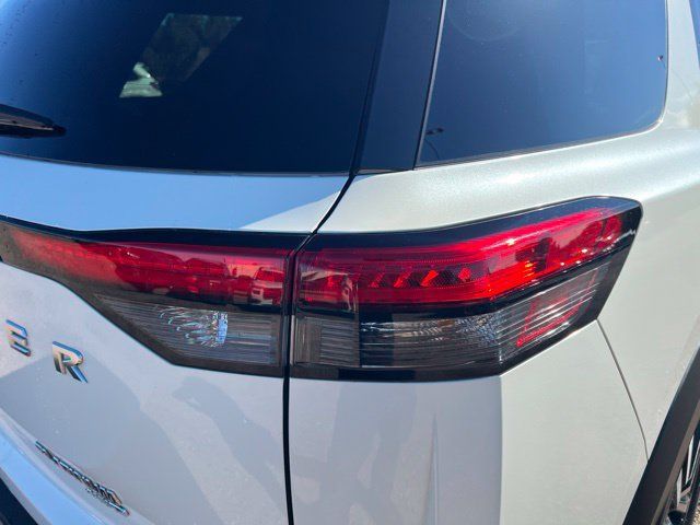 Used 2023 Nissan Pathfinder Platinum AWD/4WD image 11