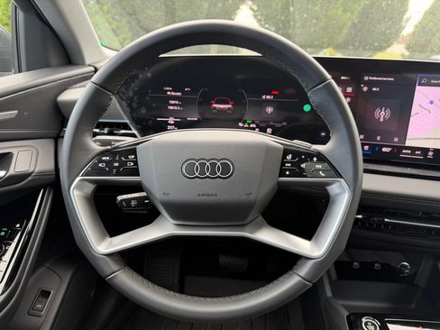 Used 2025 Audi Q6 e-tron Premium Plus w/ Premium Plus AWD/4WD image 16