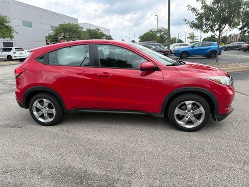Used 2018 Honda HR-V LX image 2