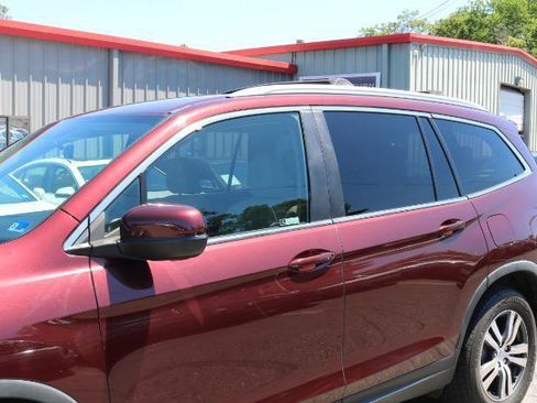 Used 2018 Honda Pilot EX image 4