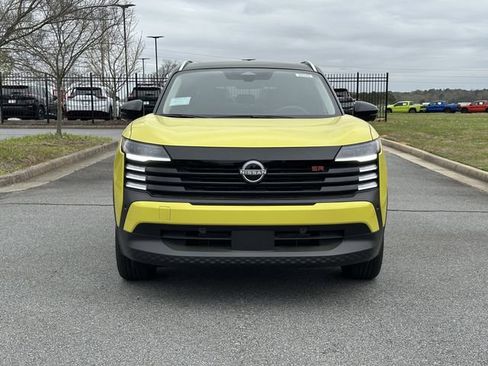 New 2026 Nissan Kicks SR FWD image 2