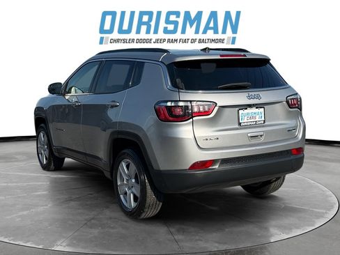 Used 2022 Jeep Compass Latitude w/ Convenience Group AWD/4WD image 4