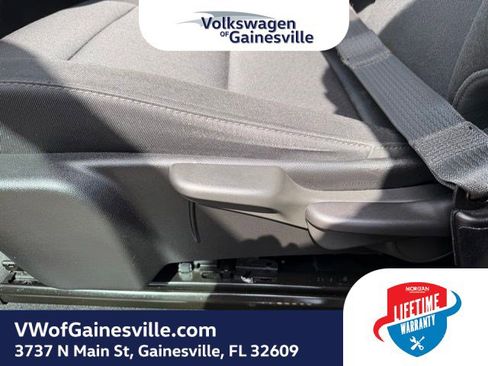 Used 2024 Chevrolet Colorado W/T RWD image 16