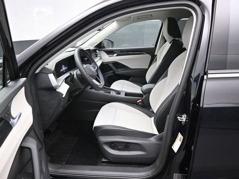 New 2026 Volkswagen Tiguan SE AWD/4WD image 9